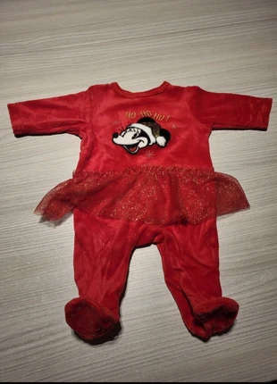 Rood kerstpakje met muts van Disney Baby maat 3 maanden, marca: Disney Baby, estado: Muito bom, tamanho: 1-3 meses / 56 cm, €1.00, €1.75 inclui Proteção do Comprador