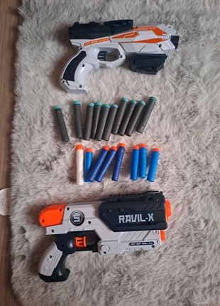 2 armes avec balles, condition: Very good, size: One size, €8.00, €9.10 includes Buyer Protection