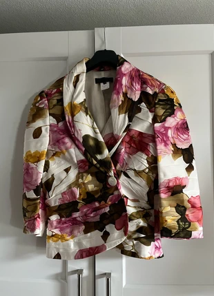 Gebloemd jasje van Renato Nucci, merk: RENATO NUCCI, staat: Heel goed, maat: XXXL / 46 / 18, € 8,00, € 9,10 inclusief Kopersbescherming