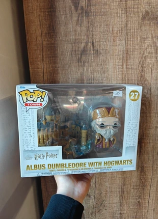 Albus Dumbledore with Hogwarts Funko nr. 27, marque: Funko, état: Très bon état, taille: Taille unique, 35,00 €, 37,45 € Protection acheteurs incluse