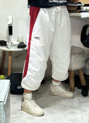Y2k Umbro White CapriPants XL Street Sporty, marque: Umbro, état: Très bon état, taille: XL, 19,00 €, 20,65 € Protection acheteurs incluse