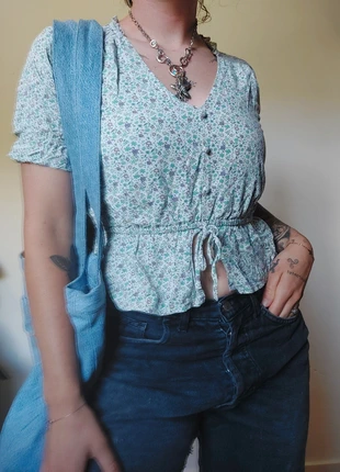 Blouse vintage fleurie Pimkie – Y2K cottagecore 🌿, marque: Pimkie, état: Très bon état, taille: S / 36 / 8, 7,80 €, 8,89 € Protection acheteurs (Pro) incluse