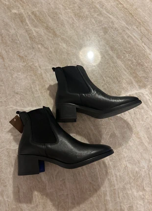 Bottines femme noire taille 37 neuves, brand: Femme, condition: New with tags, size: 37, €10.00, €11.20 includes Buyer Protection