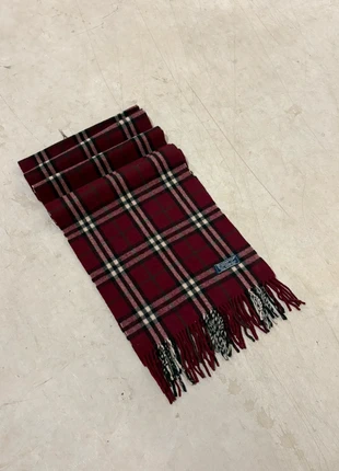 Écharpe Burberry rouge bordeaux vintage 2000s, marque: Burberry, état: Très bon état, 45,00 €, 47,95 € Protection acheteurs incluse