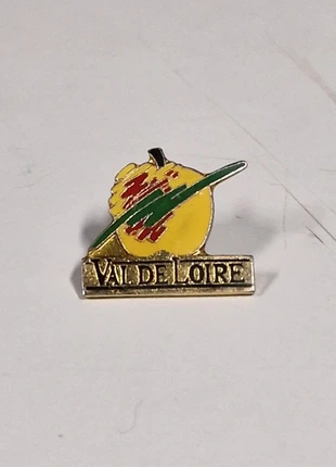 Pin's Val de Loire, marque: Rare, état: Très bon état, 2,80 €, 3,64 € Protection acheteurs incluse