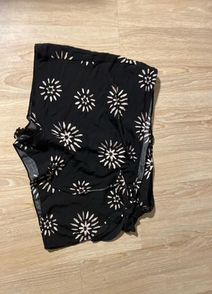 Saia-Calção preta e branco verão com estampado, marca: Primark, estado: Nuevo sin etiquetas, tamaño: L / 40 / 12, 3,00 €, 3,85 € Protección al comprador incluida