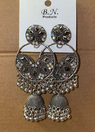 Indian earrings jhumka in silver colour, marque: Bollywood, état: Très bon état, 4,00 €, 4,90 € Protection acheteurs incluse