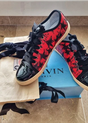 Lanvin Low Top Sneaker Size 38 EU/ 5 UK in Calfskin Black/Red Stars Women, marca: Lanvin, estado: Muy bueno, tamaño: 38, 178,00 €, 186,90 € Protección al comprador incluida