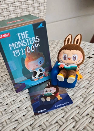 Labubu the monsters 1 AM, reading time, marca: POPMART, estado: Muy bueno, tamaño: Recién nacido / 44 cm, 24,00 €, 25,90 € Protección al comprador incluida