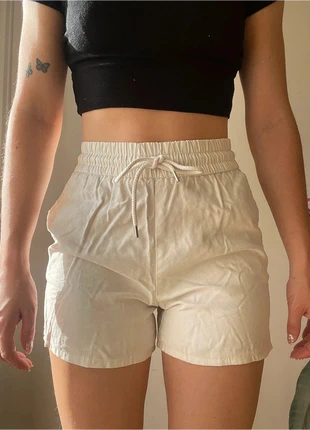 🤍 Short léger Stradivarius blanc écru – Taille XS, brand: Stradivarius, condition: New without tags, size: XS / 34 / 6, €7.00, €8.05 includes Buyer Protection