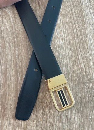 Ceinture fine en cuir boucle rectangulaire dorée Vintage Dressing noir, merk: Vintage Dressing, staat: Heel goed, maat: 80 cm, € 10,00, € 11,20 inclusief Kopersbescherming