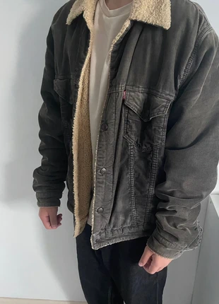 Veste Noir Trucker Levi’s doublé Sherpa Taille M - Homme Vintage, marke: Levi's, zustand: Sehr gut, größe: M / 38 / 10, 35,00 €, 37,45 € inklusive Vinted-Käuferschutz