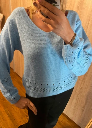 Pull doux bleu en acrylique, marque: Boutique Belgique, état: Très bon état, taille: Taille unique, 5,00 €, 5,95 € Protection acheteurs incluse