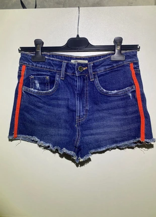 Short en jean - Zara, marque: Zara, état: Très bon état, taille: XS / 34 / 6, 8,00 €, 9,10 € Protection acheteurs incluse