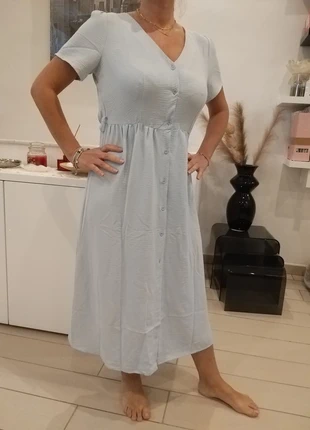 Vendo vestito, brand: By One, condizioni: Nuovo con cartellino, taglia: M / IT 42 / EU 38, €5.00, €5.95 include la Protezione acquisti