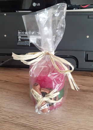 Bougie fuchsia avec déco, brand: Inconnu, condizioni: Nuovo con cartellino, €2.50, €3.33 include la Protezione acquisti