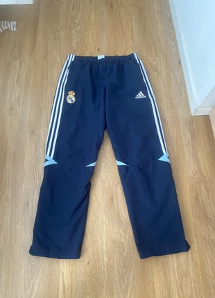 Trackpants adidas real madrid, marca: adidas, estado: Muito bom, tamanho: L, €49.00, €52.15 inclui Proteção do Comprador