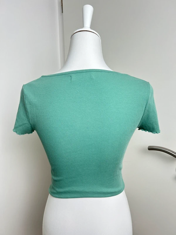 Top vert Pull & Bear crop top taille M - photo numéro 2