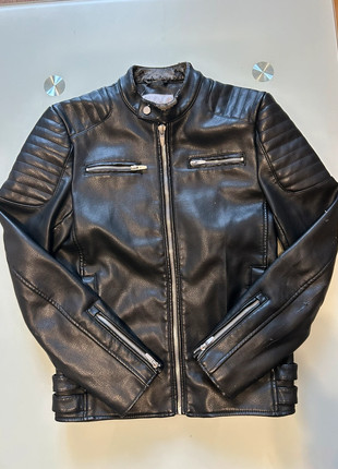 Veste en similicuir Zara Man Noir - Taille S, marke: Zara, zustand: Zufriedenstellend, größe: S, 19,90 €, 21,60 € inklusive Vinted-Käuferschutz