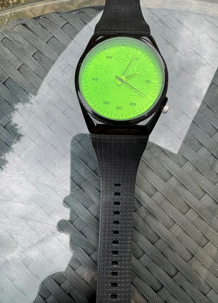 Montre stylée avec écran vert – Piles à changer, condition: Very good, size: One size, €8.00, €9.10 includes Buyer Protection