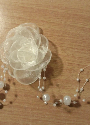 Collier perles et fleur vintage, état: Neuf sans étiquette, 2,00 €, 2,80 € Protection acheteurs incluse