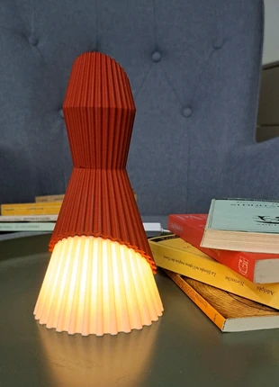 Lampada LED. Altezza 19cm. Materiale pla, condizioni: Nuovo senza cartellino, €25.50, €27.48 include la Protezione acquisti