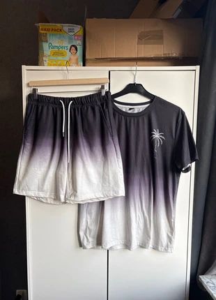 Ensemble short + t-shirt taille L, merk: Shein, staat: Heel goed, maat: L, € 10,00, € 11,20 inclusief Kopersbescherming