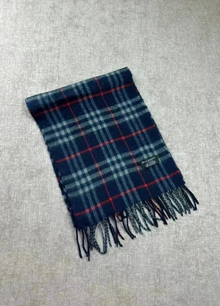 Écharpe Burberry bleu marine, marque: Burberry, état: Très bon état, 45,00 €, 47,95 € Protection acheteurs (Pro) incluse