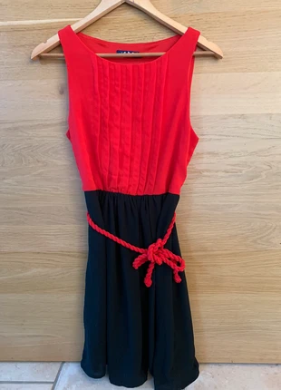 robe rouge et noir, marca: Comme des Garçons, estado: Muy bueno, tamaño: M / 38 / 10, 15,00 €, 16,45 € Protección al comprador incluida