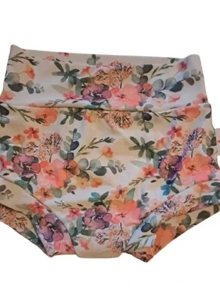 Tapa-fraldas florido Hand made 3-6 meses, marca: estrela do mar, estado: Muito bom, tamanho: 3-6 meses / 62 cm, €2.50, €3.33 inclui Proteção do Comprador