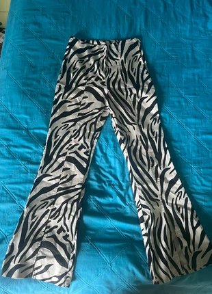 Pantalon zèbre Pimkie taille 36 – imprimé noir et blanc, marca: Pimkie, estado: Muito bom, tamanho: S / 36 / 8, €5.00, €5.95 inclui Proteção do Comprador