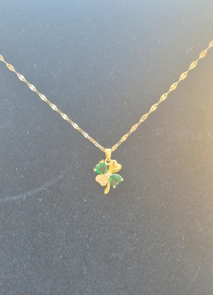 Collier porte bonheur trèfle, zustand: Sehr gut, 7,99 €, 9,09 € beinhaltet Vinted-Käuferschutz Pro