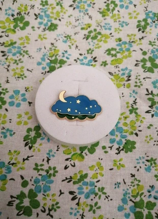 Pins nuages et lune, marke: Pins and Needles, zustand: Sehr gut, 2,00 €, 2,80 € beinhaltet Vinted-Käuferschutz Pro