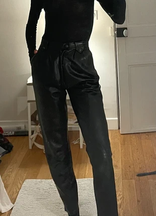 Pantalon en cuir noir, brand: Vintage Dressing, condition: Very good, size: XS / 34 / 6, €60.00, €63.70 includes Buyer Protection