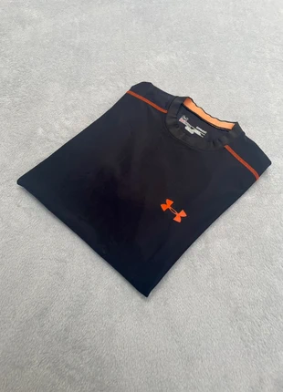 T-shirt Noir et orange de sport Under Armour Taille S/M, brand: Under Armour, condizioni: Ottime, taglia: S, €15.00, €16.45 include la Protezione acquisti