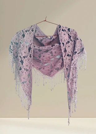 Lilac lace shawl with crochet-style tassel fringes. Elegant and casual. Boho/romantic style., marca: Local, estado: Novo com etiquetas, €7.00, €8.05 inclui Proteção do Comprador