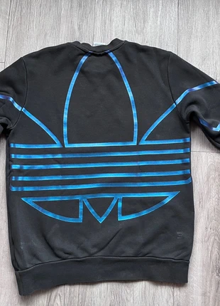 Exclusieve Adidas trui mt 158/164, merk: adidas, staat: Heel goed, maat: 13 jaar / 158 cm, € 7,50, € 8,58 inclusief Kopersbescherming
