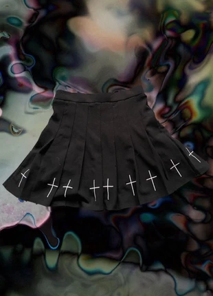 Jupe noire croix, marke: Alternative, zustand: Sehr gut, größe: M / 38 / 10, 5,00 €, 5,95 € inklusive Vinted-Käuferschutz