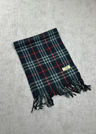 Écharpe Burberry noir, marke: Burberry, zustand: Sehr gut, 45,00 €, 47,95 € beinhaltet Vinted-Käuferschutz Pro