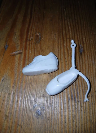 Lot de 2 chaussures blanches orphelines Sindy, marque: Sindy, état: Très bon état, taille: Prématuré, jusqu'à 44cm, 1,50 €, 2,28 € Protection acheteurs incluse