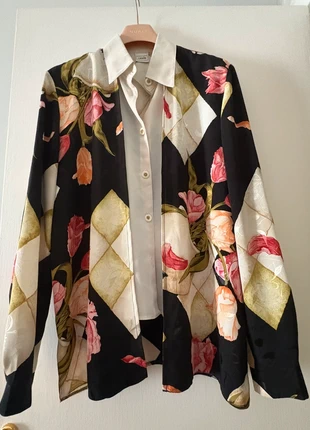 Camicia Vintage Donna – Bianca con Sovracamicia Nera Decorata – Floreale e Oro, marque: Vintage Boutique, état: Très bon état, taille: S / 36 / 8, 15,00 €, 16,45 € Protection acheteurs incluse