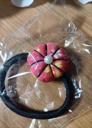 Chouchou fait main fleur rouge perle blanche – accessoire cheveux unique neuf sous plastique, marca: Fait Main, estado: Nuevo con etiquetas, 5,00 €, 5,95 € Protección al comprador incluida