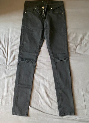 Pantalon skinny avec trous noir, marque: H&M, état: Très bon état, taille: S / 36 / 8, 10,00 €, 11,20 € Protection acheteurs incluse