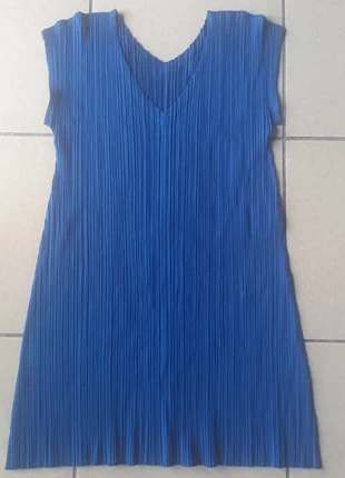 Robe courte/ tunique Pleats Please d'Issey Miyake, merk: Pleats Please Issey Miyake, staat: Heel goed, maat: M / 38 / 10, € 70,00, € 74,20 inclusief Kopersbescherming