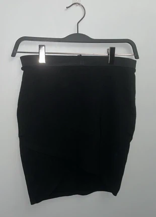 Jupe Crayon Noire Stradivarius - Taille S - Excellent État, marke: Stradivarius, zustand: Sehr gut, größe: S / 36 / 8, 6,00 €, 7,00 € inklusive Vinted-Käuferschutz
