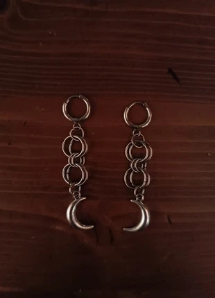 Orecchini chainmail luna, brand: Punk, condizioni: Ottime, €8.00, €9.10 include la Protezione acquisti