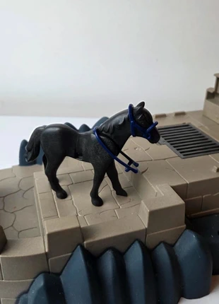 playmobil 6627 ruines de château + cheval noir et harnais médiéval / chevalerie, marque: Playmobil, état: Très bon état, taille: Taille unique, 6,00 €, 7,00 € Protection acheteurs incluse