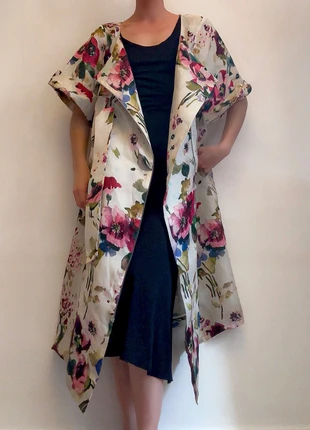 Superbe trench soie Mariella burani, marque: Mariella Burani, état: Neuf sans étiquette, taille: M / 38 / 10, 120,00 €, 126,70 € Protection acheteurs incluse