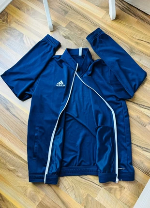 Hodie runnig Adidas size XL blue navy retro, marke: adidas, zustand: Sehr gut, größe: XL, 7,00 €, 8,05 € inklusive Vinted-Käuferschutz