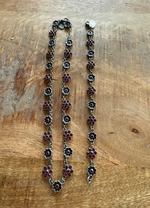 Ketting en armband set bloemen wijnrood, staat: Heel goed, € 10,00, € 11,20 inclusief Kopersbescherming